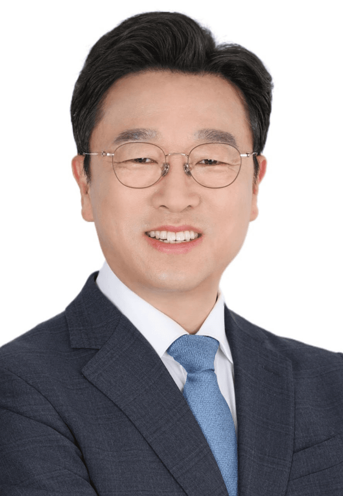 이용우 국회의원 프로필 사진 - 6위